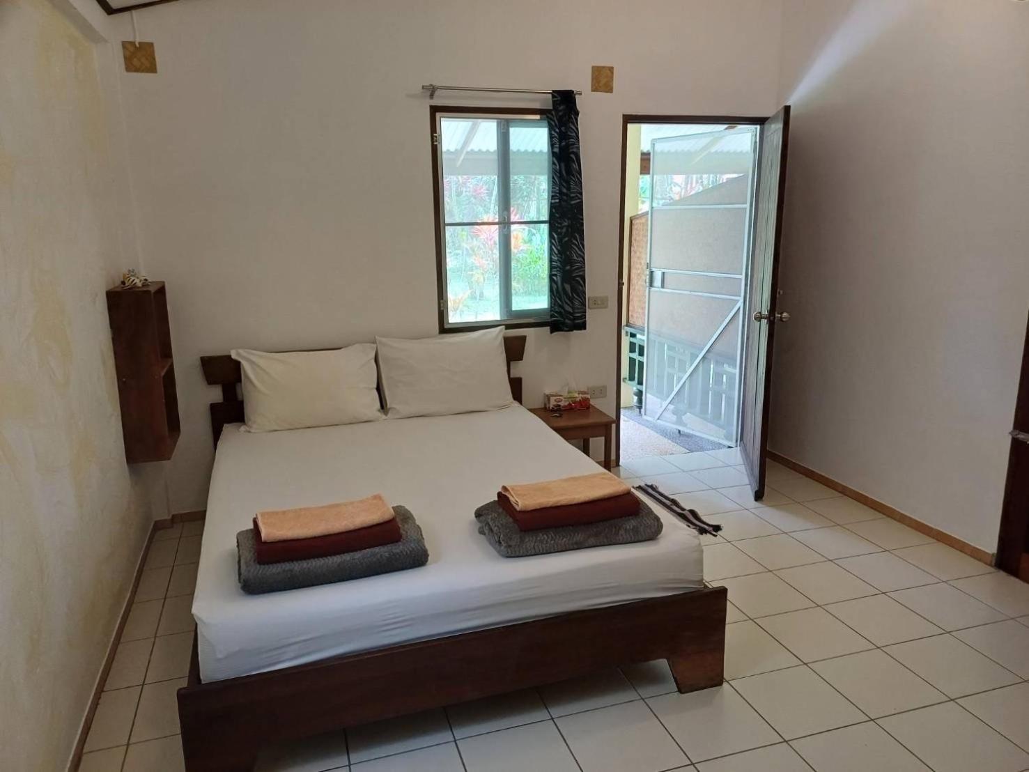 Lake View Bungalows Khao Lak Esterno foto