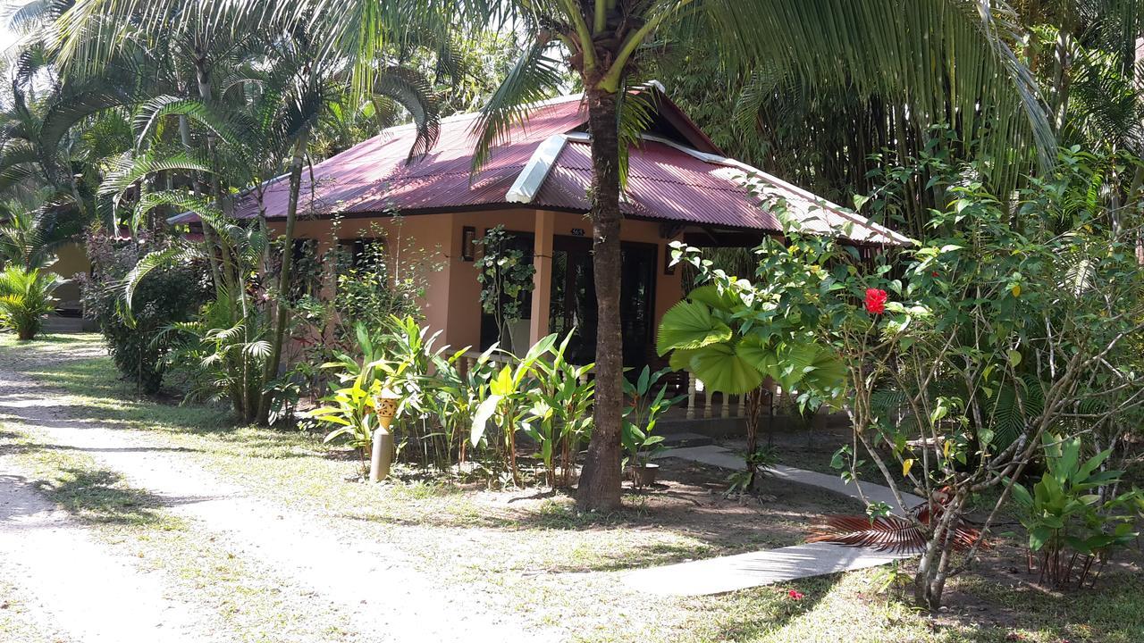 Lake View Bungalows Khao Lak Esterno foto