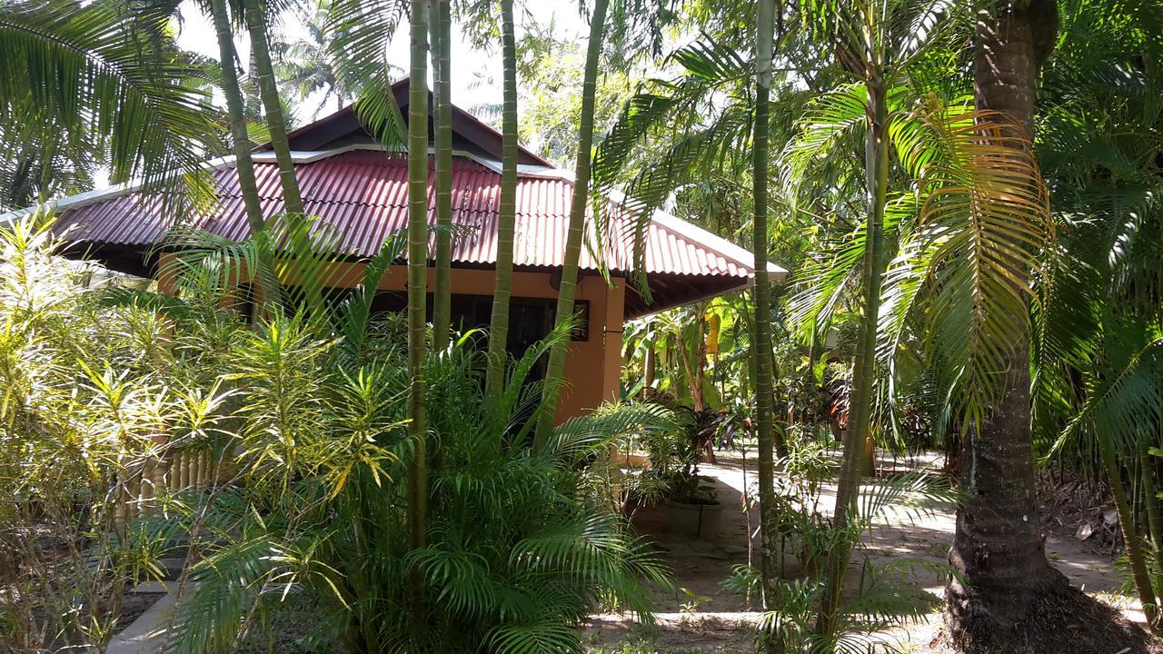 Lake View Bungalows Khao Lak Esterno foto